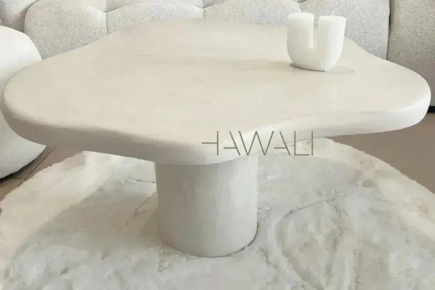 Table basse asymétrique : 7 modèles design pour sublimer votre salon Hawali Home