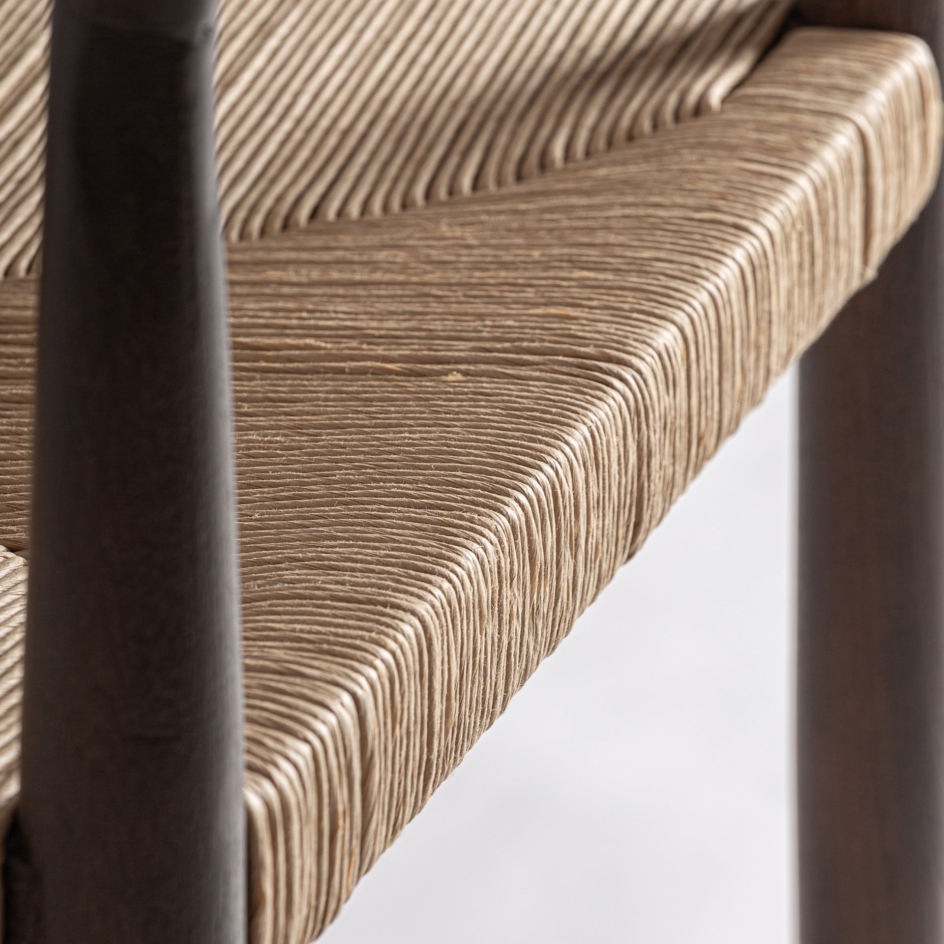 Chaise de Salle à Manger avec Accoudoirs en Bois d'Orme Couleur Wenge LEYNIE - 52 x 54 cm KODU