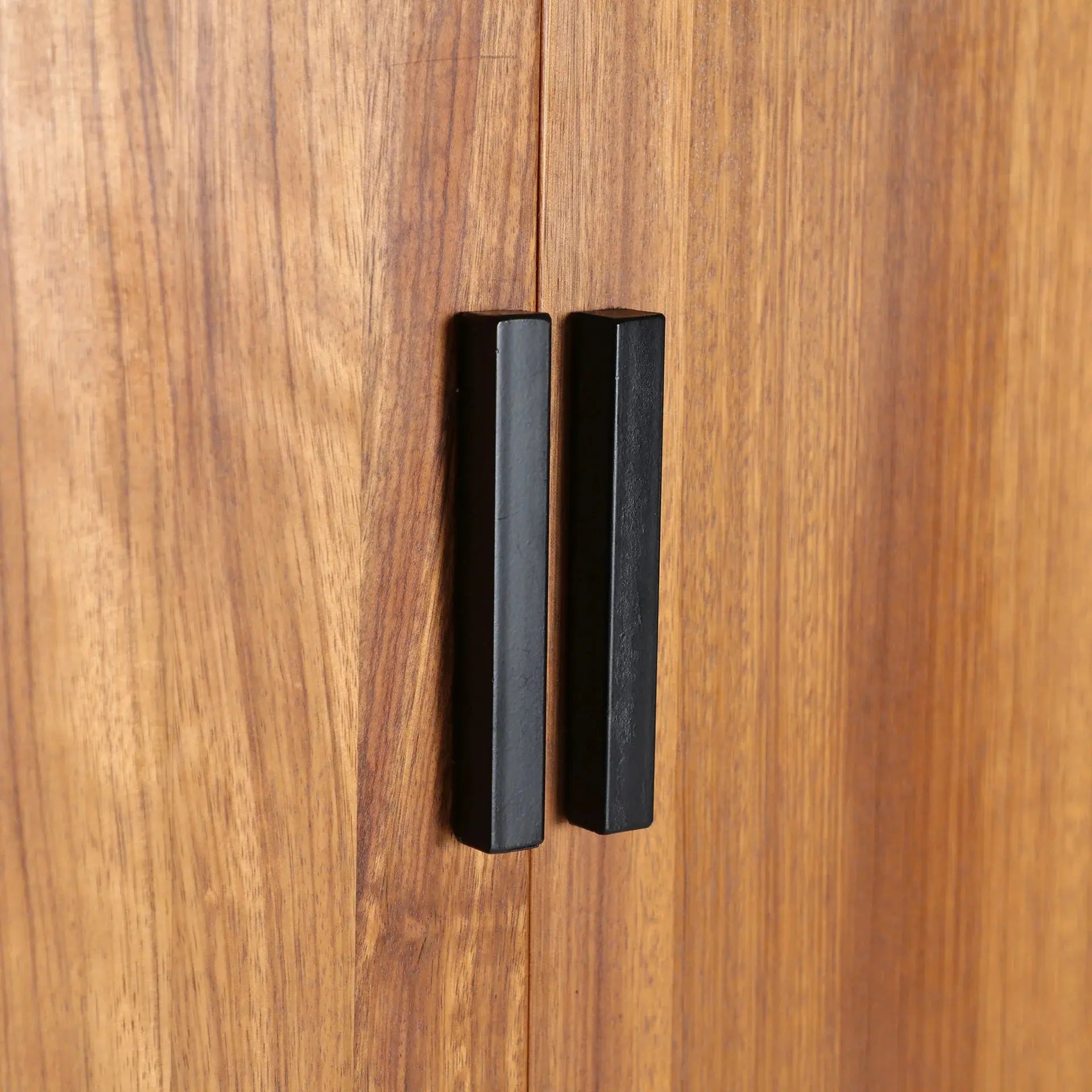 Armoire 2 Portes en Bois de Sapin et Métal LAURIS - 160 cm KODU