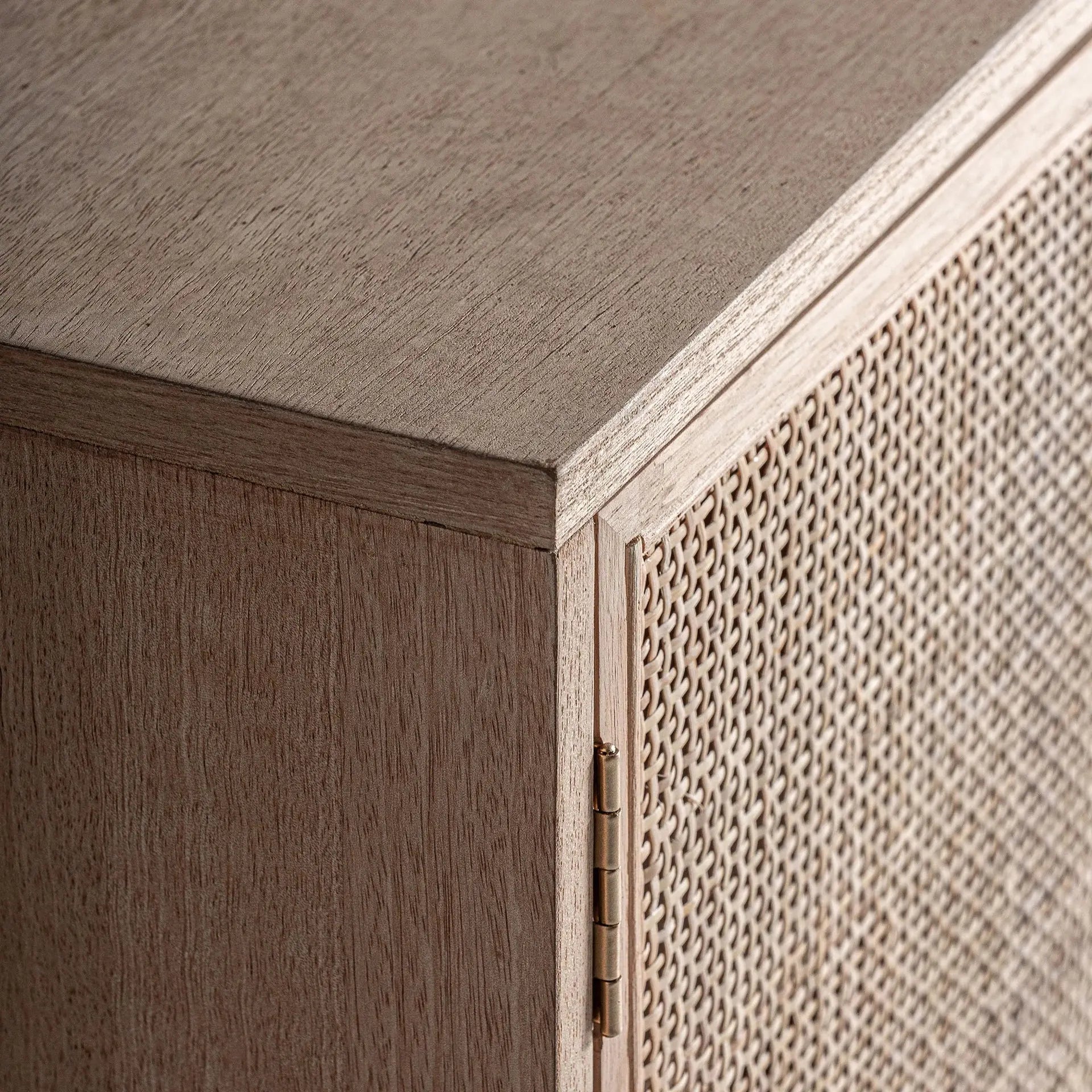 Buffet 2 Portes 3 Tiroirs en Bois de Frêne et Rotin WEURTZ - 180 cm KODU