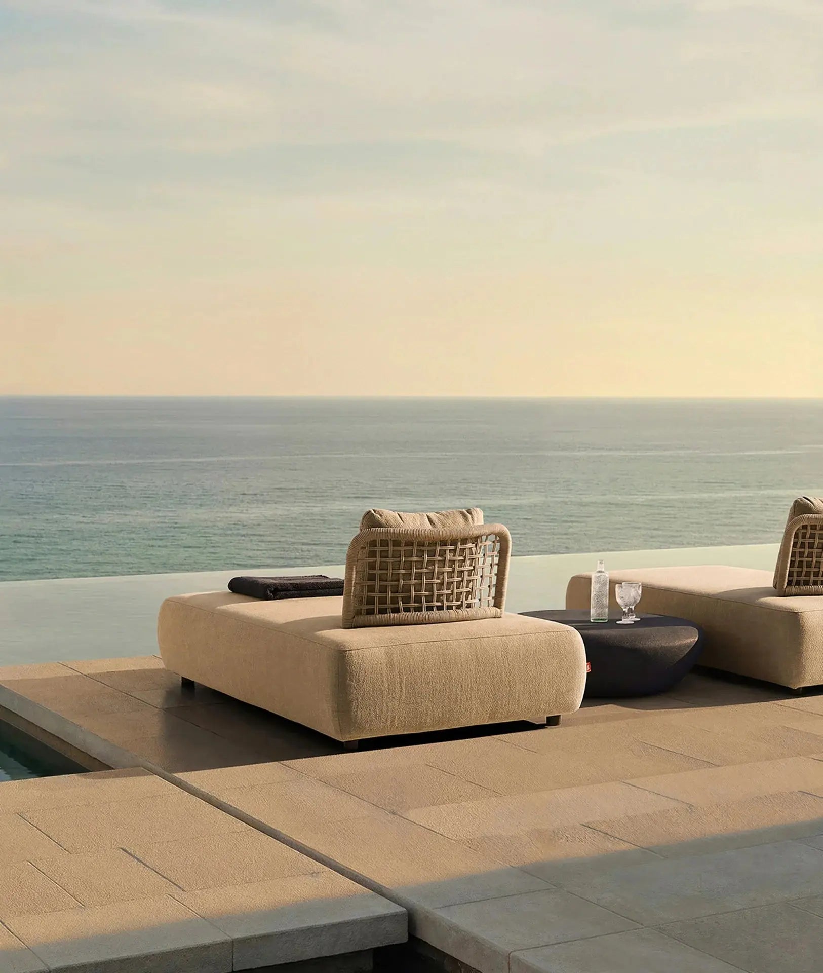 Chaise Longue Imperméable Taupe LENK - 102 x 184 cm KODU
