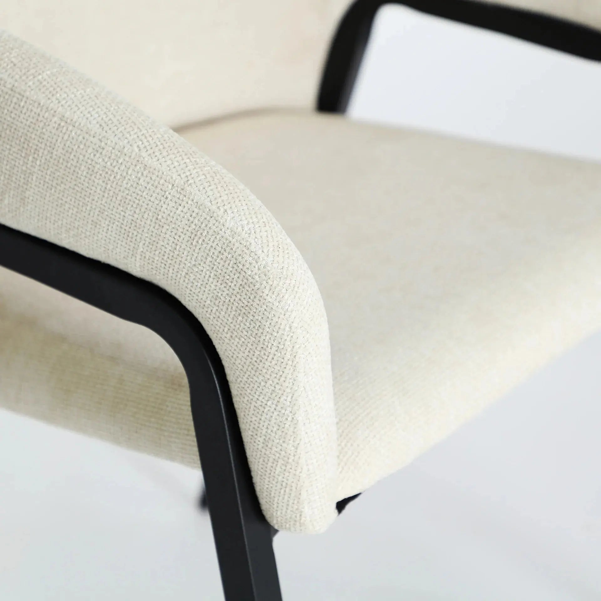 Chaise de Salle à Manger avec Accoudoirs Blanc Cassé AREN - 55 x 58 cm KODU