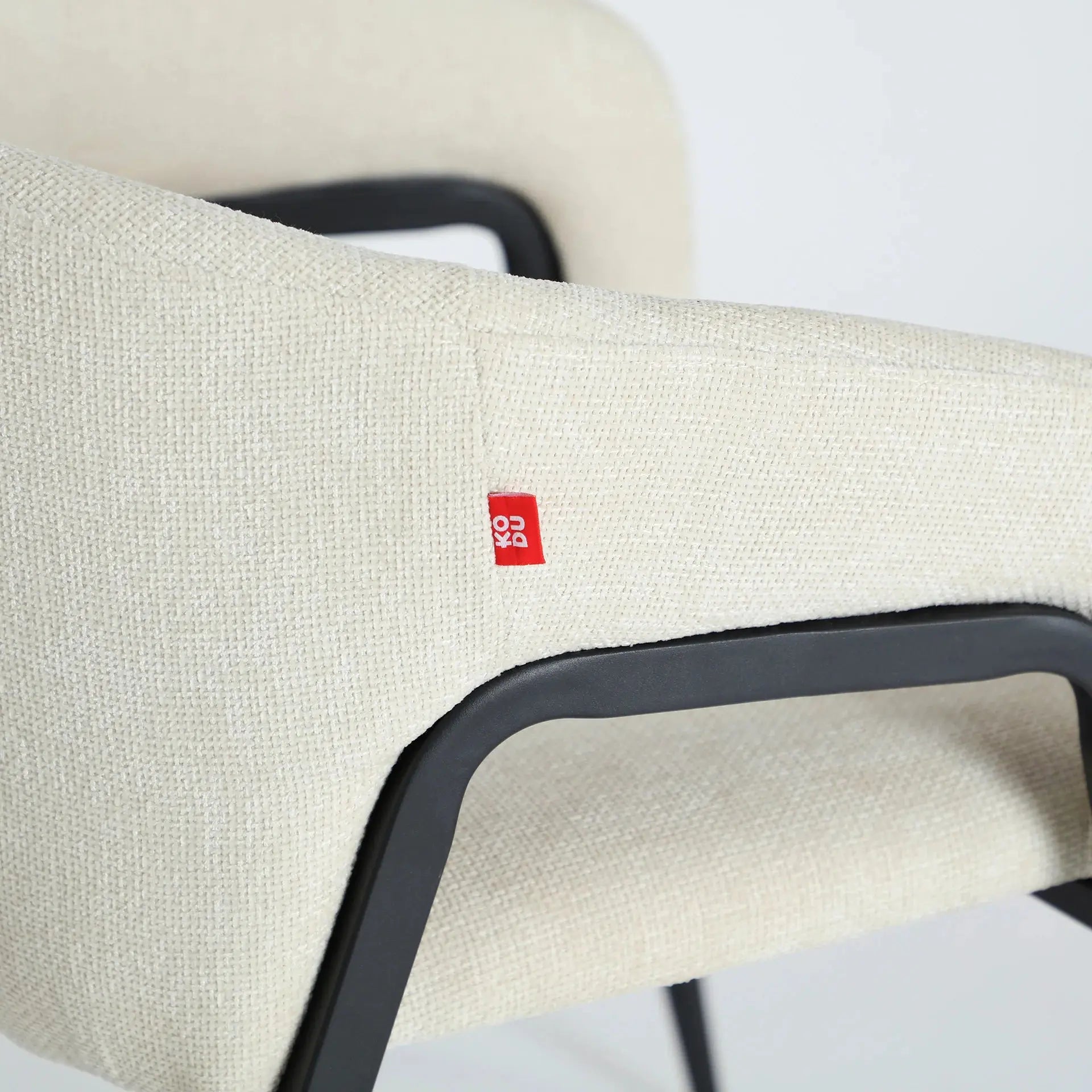 Chaise de Salle à Manger avec Accoudoirs Blanc Cassé AREN - 55 x 58 cm KODU
