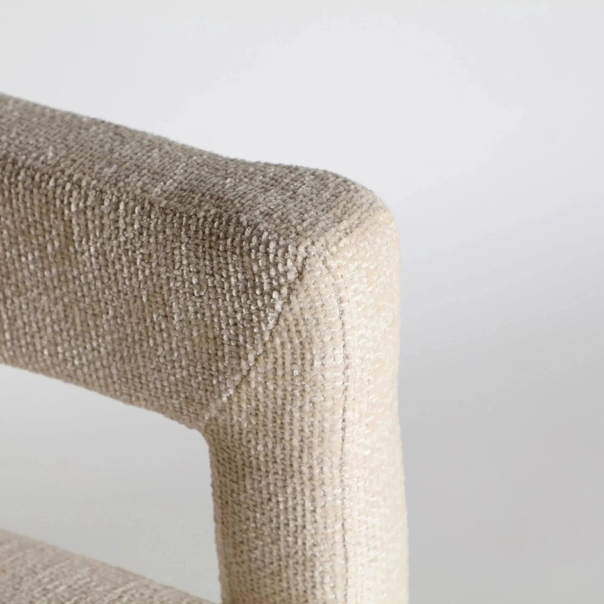 Chaise de Salle à Manger avec Accoudoirs en Tissu VESTNES - 57 x 64 cm KODU