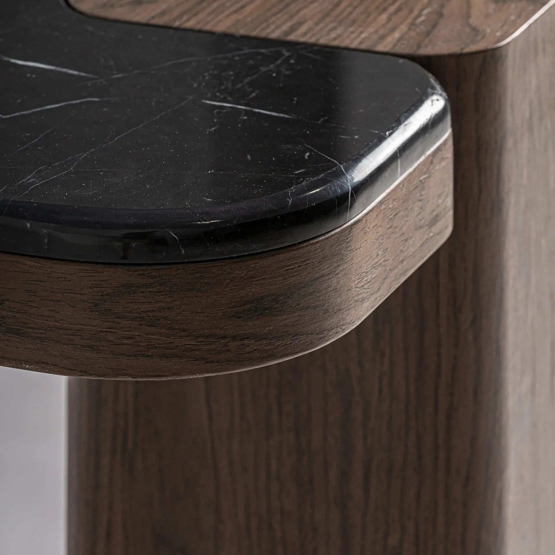 Console en Bois et Marbre Noir ATLAS - 40 x 40 cm KODU