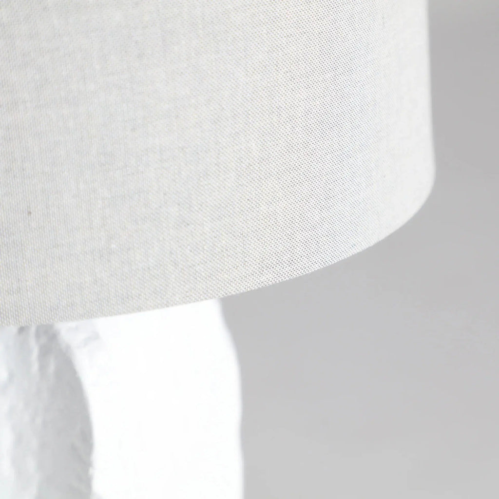 Lampe De Salon Queila céramique blanche design artisanal - 38 x 65 cm KODU