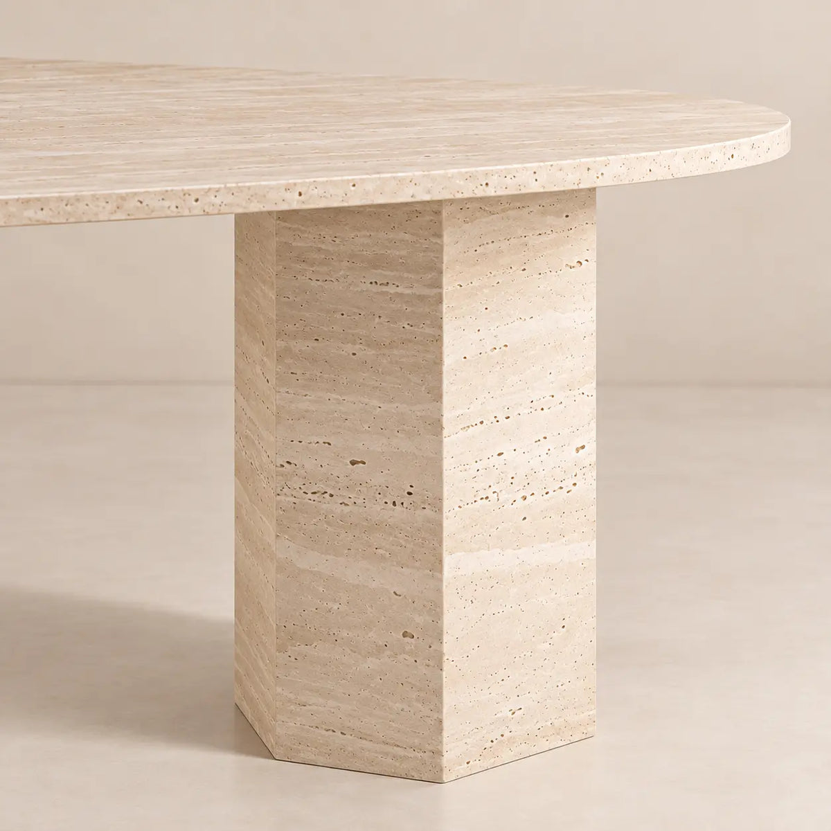 Table à Manger Ovale en Travertin ELEGENCIA - De 160 à 220 cm Hawali Home