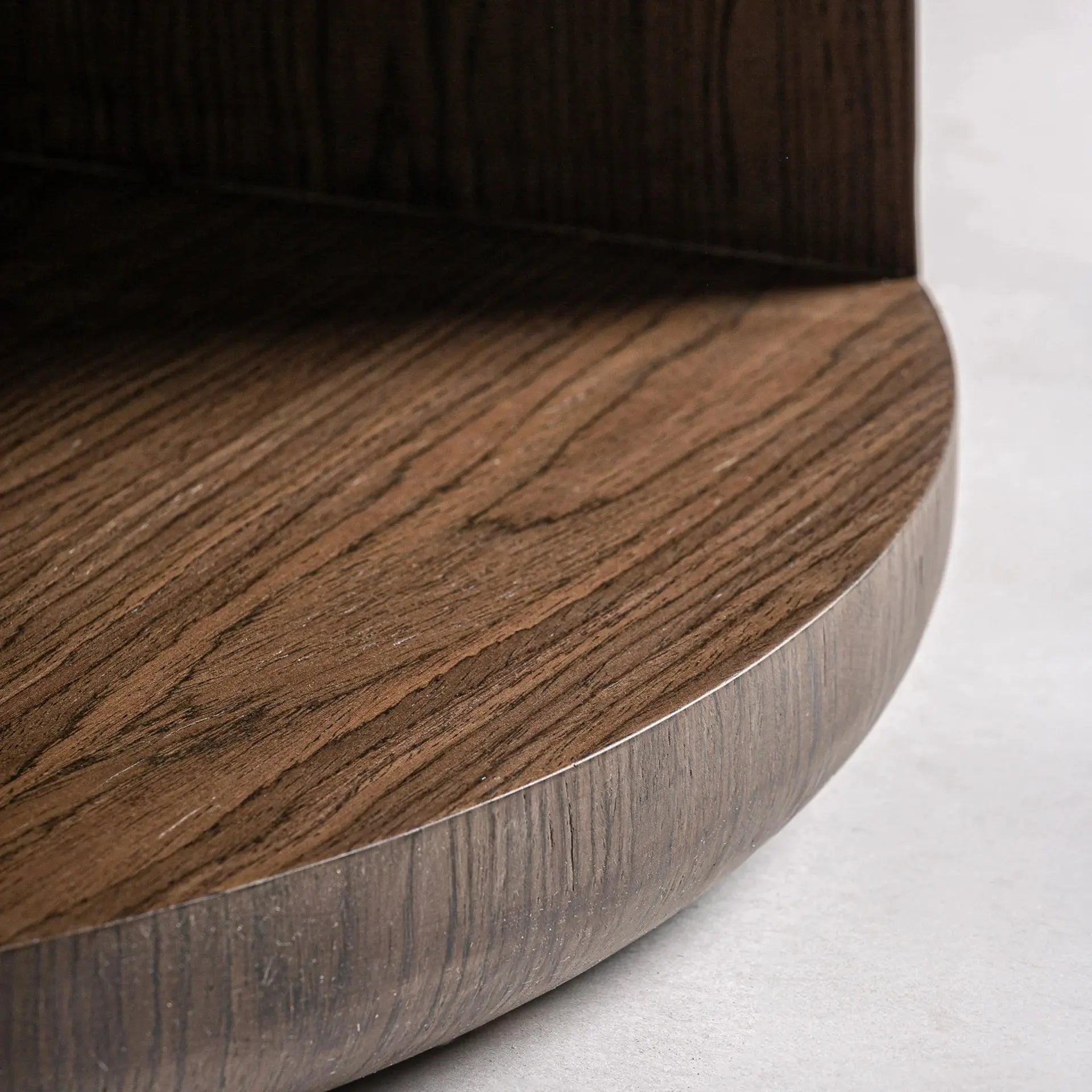 Table à Manger Ronde en Bois Couleur Marron ARKO - 132 cm KODU