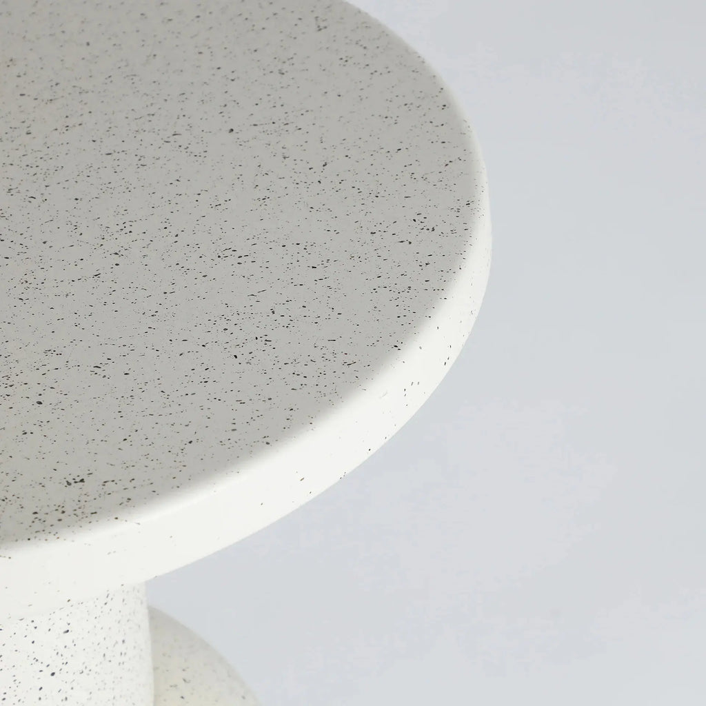 Table d'Appoint de Bout de Canapé en Fer Blanc Cassé OVADA - 51 cm KODU