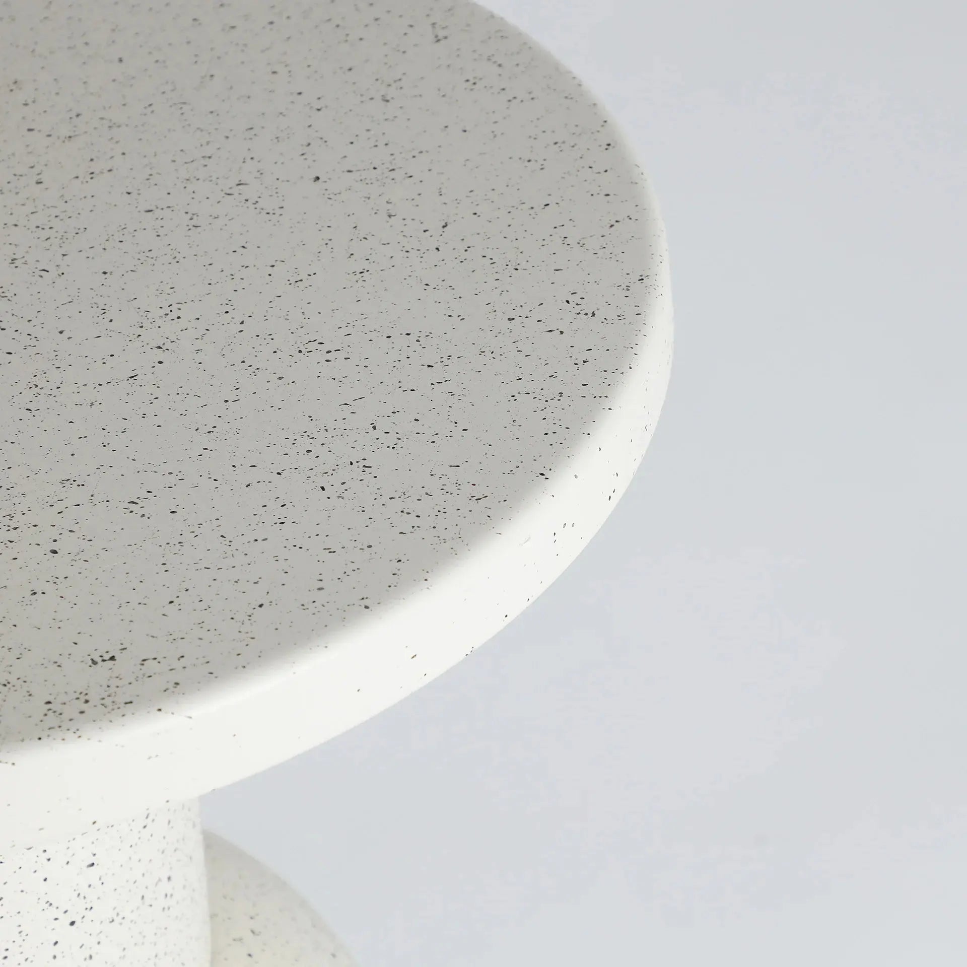 Table d'Appoint de Bout de Canapé en Fer Blanc Cassé OVADA - 51 cm KODU