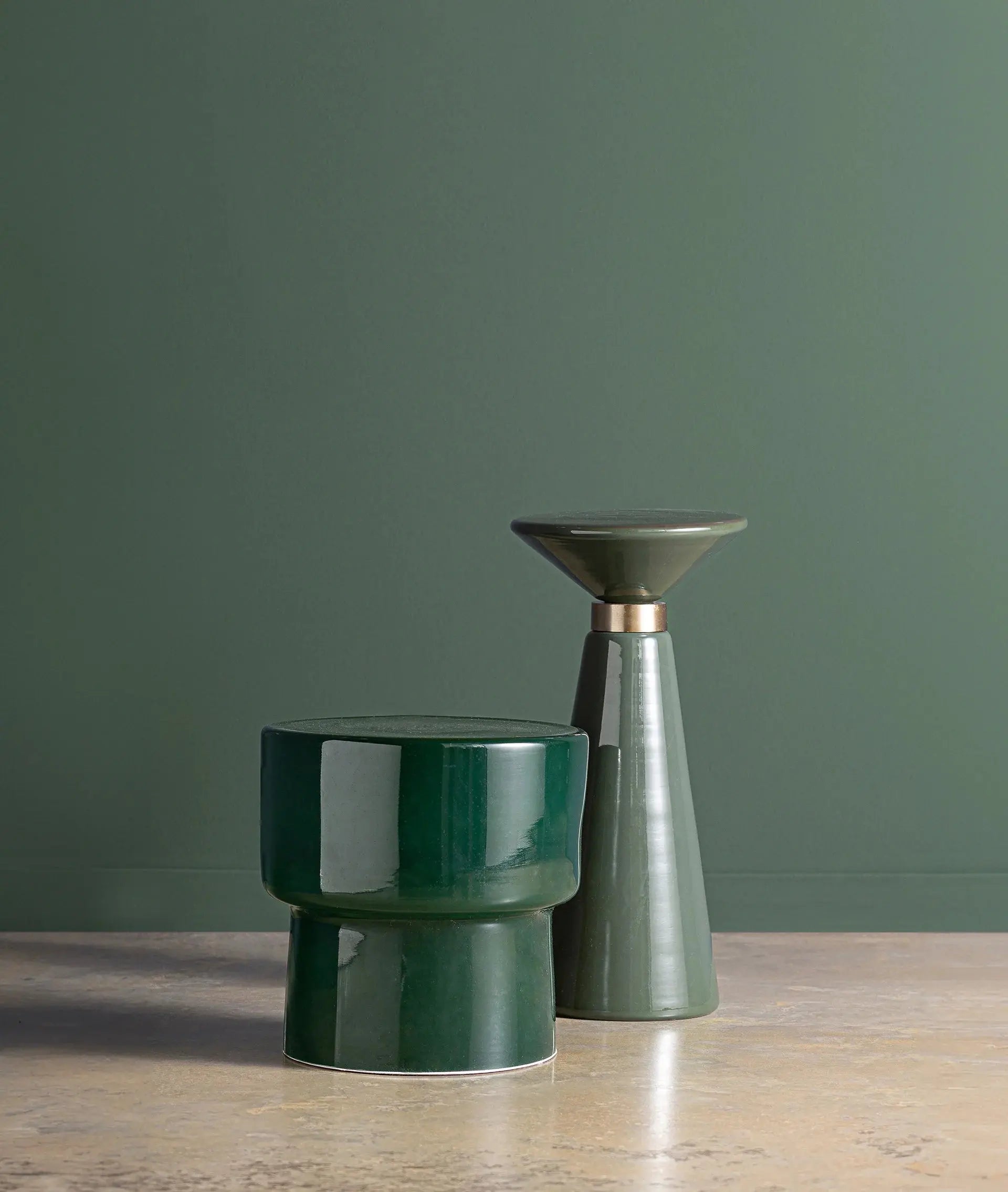 Table d'Appoint de Bout de Canapé en Verre Vert Finition Brillante CASSIS - 27 cm KODU