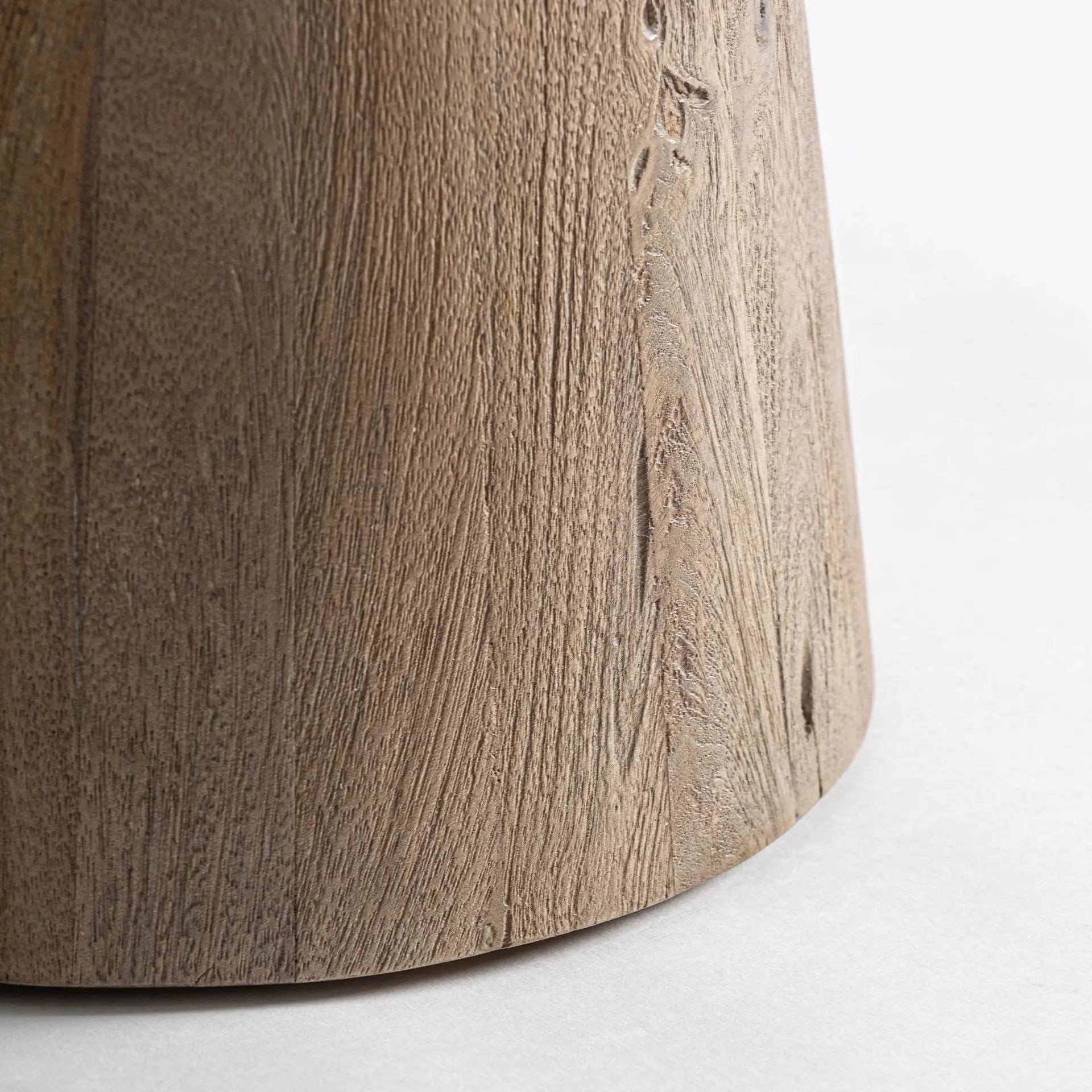 Table d'Appoint en Terrazo Blanc et Bois de Manguier Brun LAUTREC - 40 x 50 cm KODU