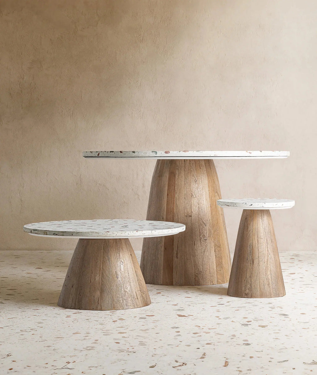 Table d'Appoint en Terrazo Blanc et Bois de Manguier Brun LAUTREC - 60 x 60 cm KODU