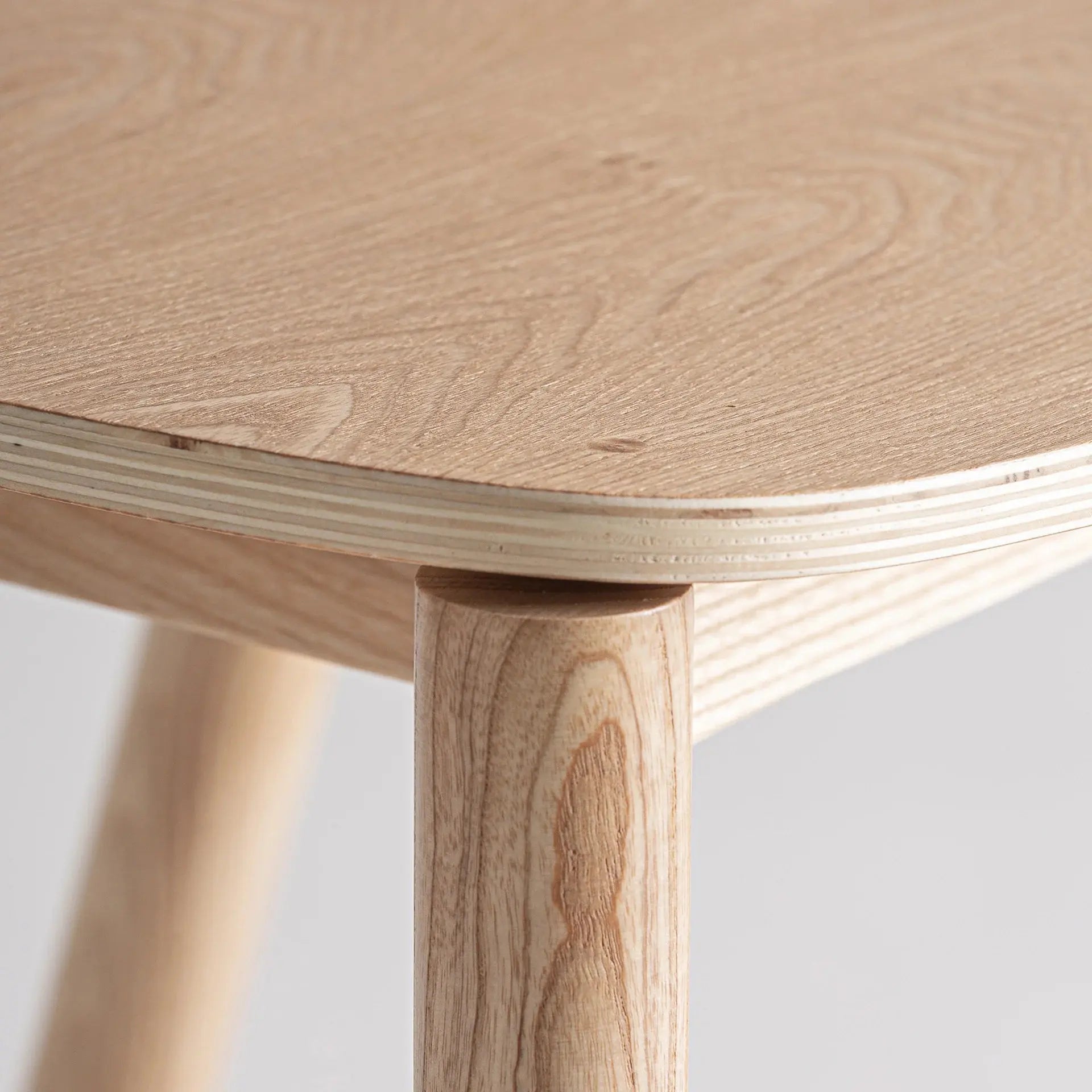 Tabouret de Bar en Bois de Frêne WIELER - 48 x 50 cm KODU