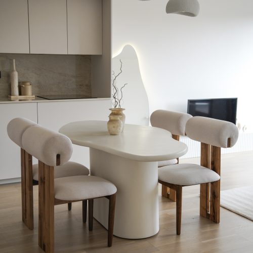 Table à Manger Asymétrique en Béton Ciré AURA